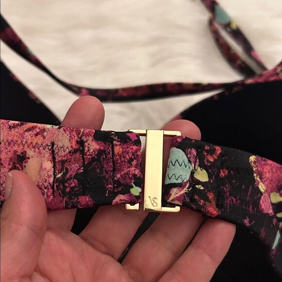 Victoria secret push up 2 piece swim suit size L
38D
Extra leopard swim bra - Picture 6 of 10